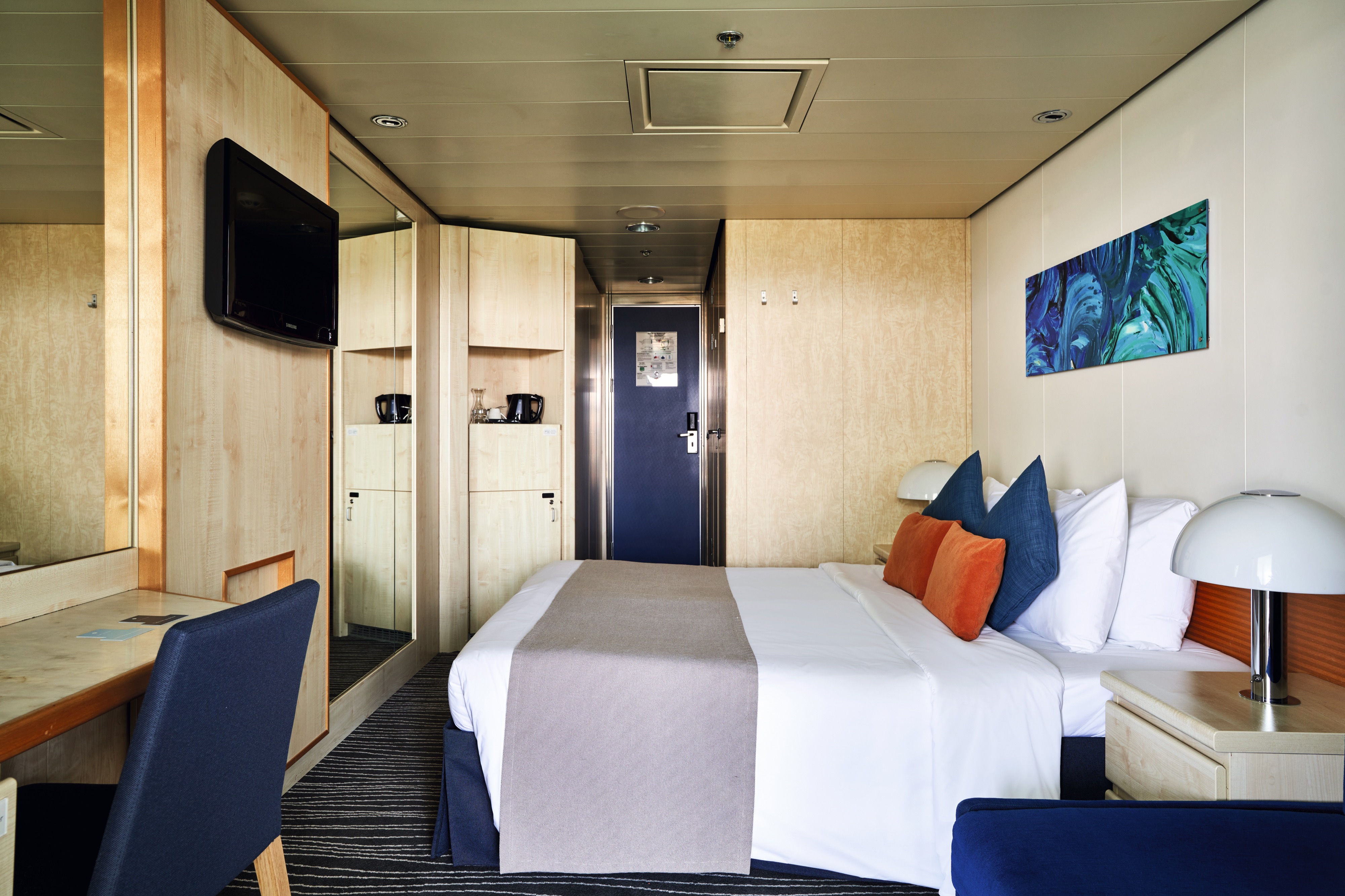 Balcony Cabin (Large Balcony)